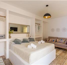 4 bedroom villa with infinity pool, Alcamo, sleeps 6-8